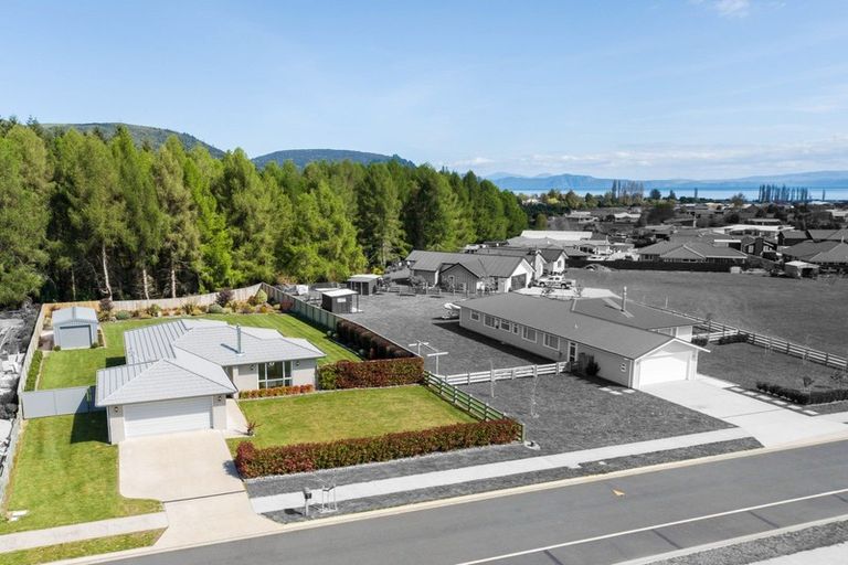 Photo of property in 12 Karaka Place, Kinloch, Taupo, 3377