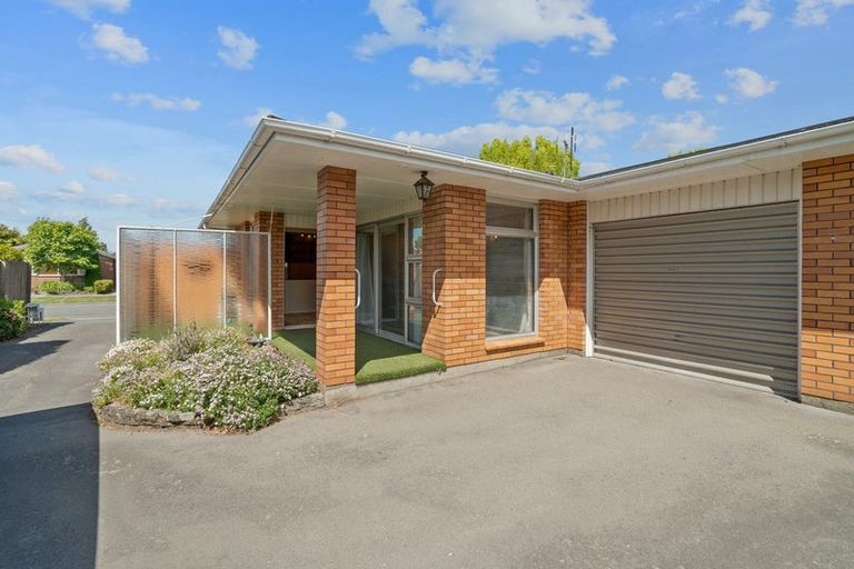 Photo of property in 1/17 Tudor Avenue, Ilam, Christchurch, 8041