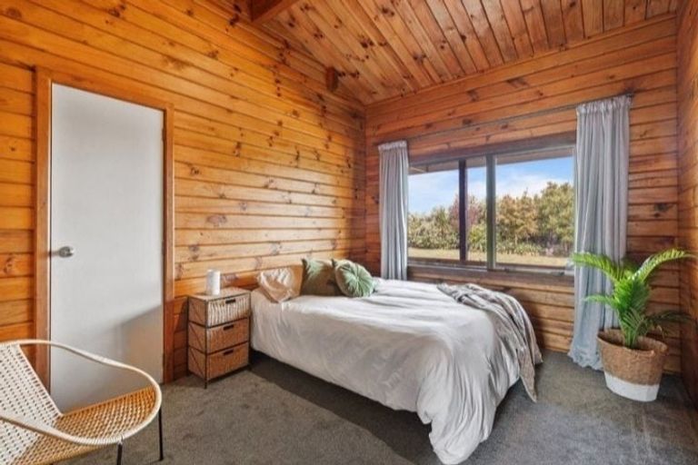 Photo of property in 27 Clarks Beach Road, Clarks Beach, 2122