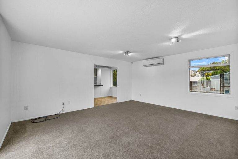 Photo of property in 9 Curzon Place, Parklands, Christchurch, 8083