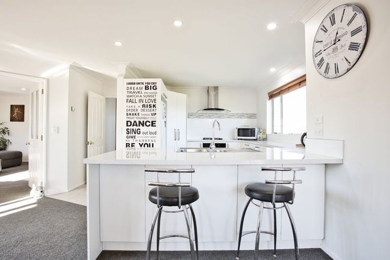 Photo of property in 41 Broadhaven Avenue, Parklands, Christchurch, 8083