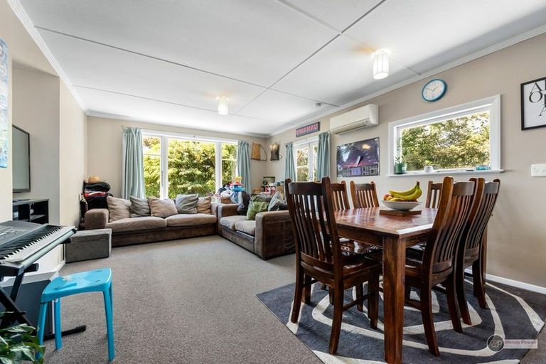 Photo of property in 15 Davis Grove, Wainuiomata, Lower Hutt, 5014