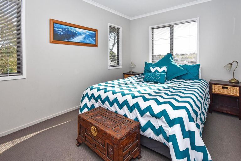 Photo of property in 16a Glenross Drive, Wattle Downs, Auckland, 2103