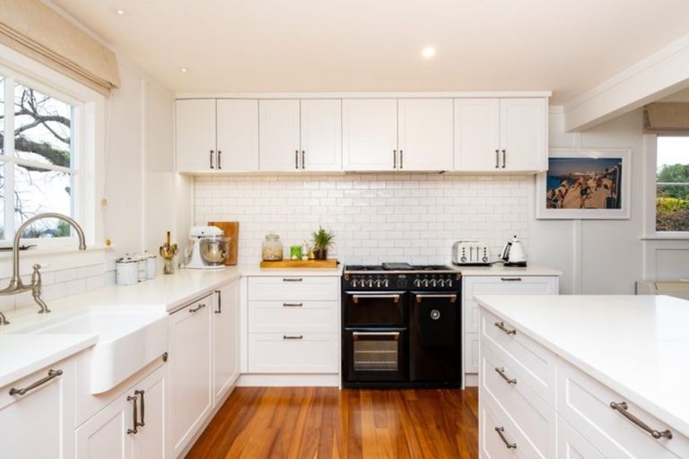 Photo of property in 31 Muritai Crescent, Havelock North, 4130