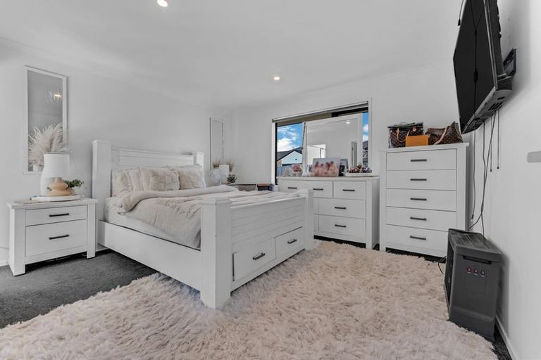 Photo of property in 40 Leathem Crescent, Pokeno, 2402