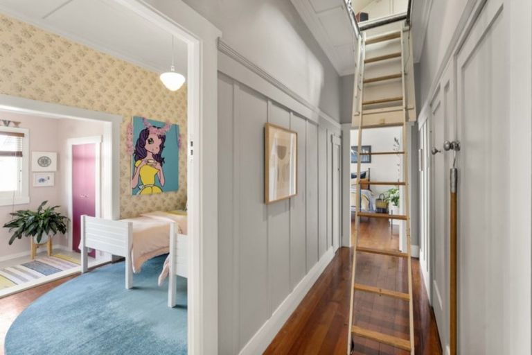 Photo of property in 21 Rattray Street, Devonport, Auckland, 0624