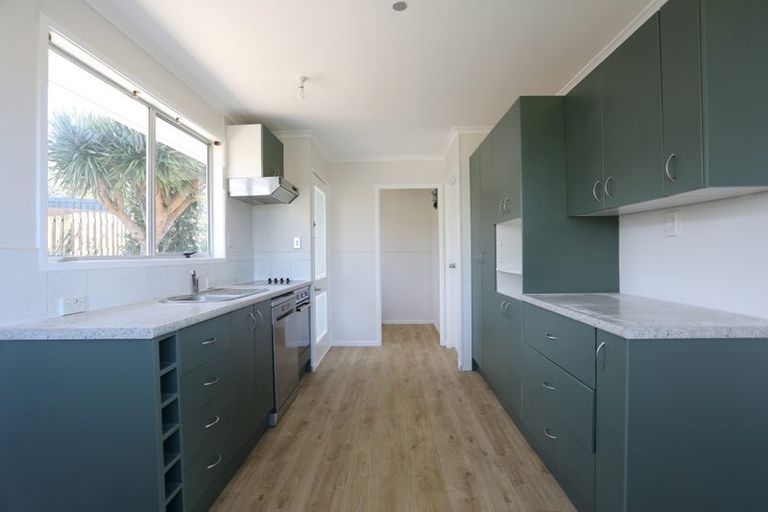 Photo of property in 1/18 Cranston Street, Torbay, Auckland, 0632