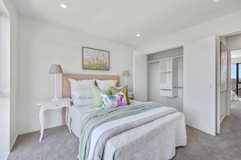 Photo of property in 6/27 Carole Crescent, Pakuranga, Auckland, 2010