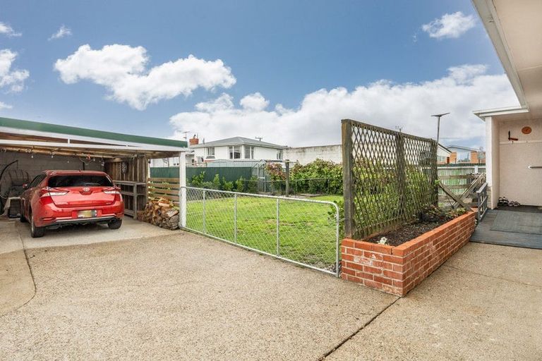 Photo of property in 16 Esk Place, Mosgiel, 9024