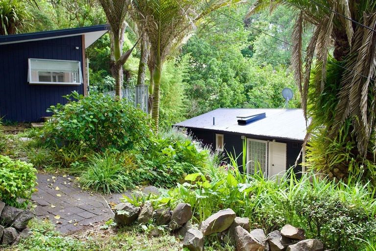 Photo of property in 14 Tinopai Road, Titirangi, Auckland, 0604