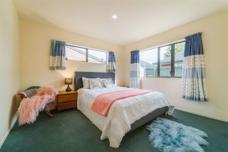 Photo of property in 15 Empress Place, Halswell, Christchurch, 8025