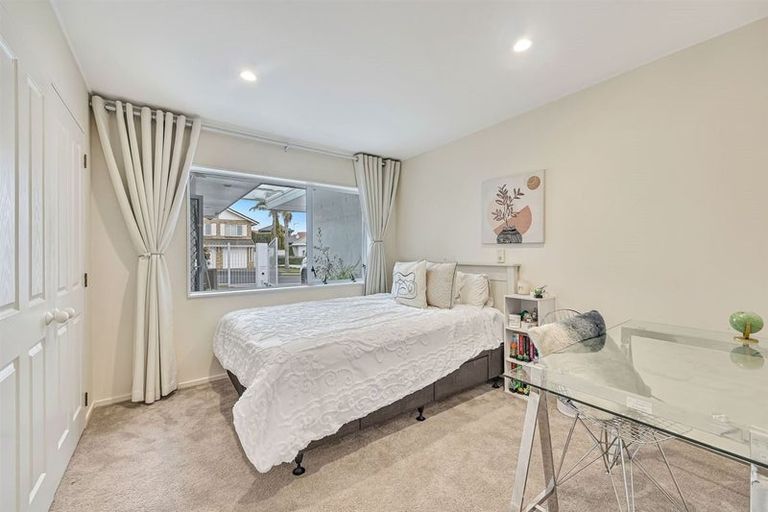 Photo of property in 1 Driscoll Place, Farm Cove, Auckland, 2012