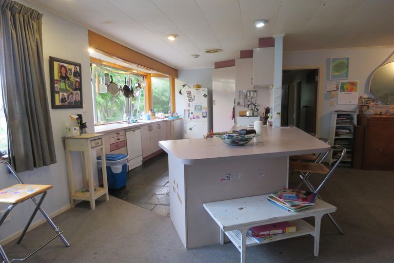 Photo of property in 16 Stratford Drive, Cable Bay, 0420