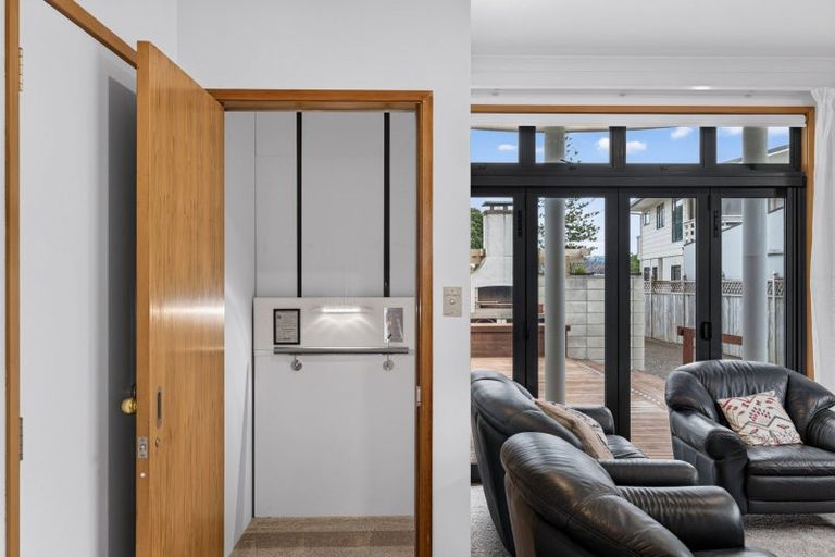 Photo of property in 34 The Esplanade, Westshore, Napier, 4110