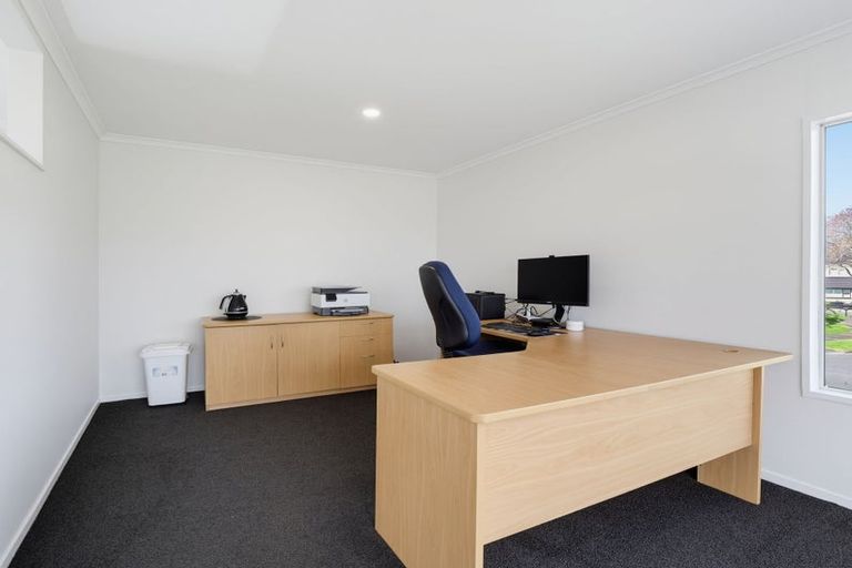 Photo of property in 8 Aintree Crescent, Awapuni, Palmerston North, 4412