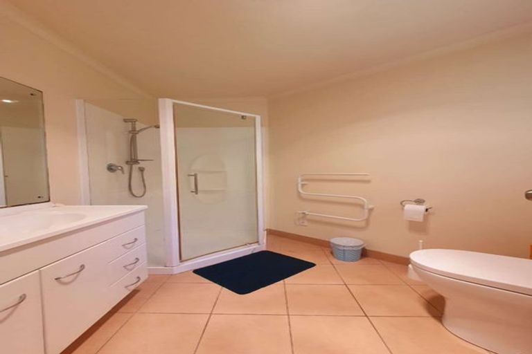 Photo of property in 32 Lomas Way, Albany, Auckland, 0632