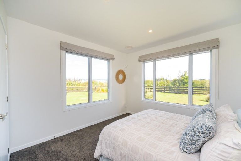 Photo of property in 33 Hartwell Drive, Kelvin Grove, Palmerston North, 4470