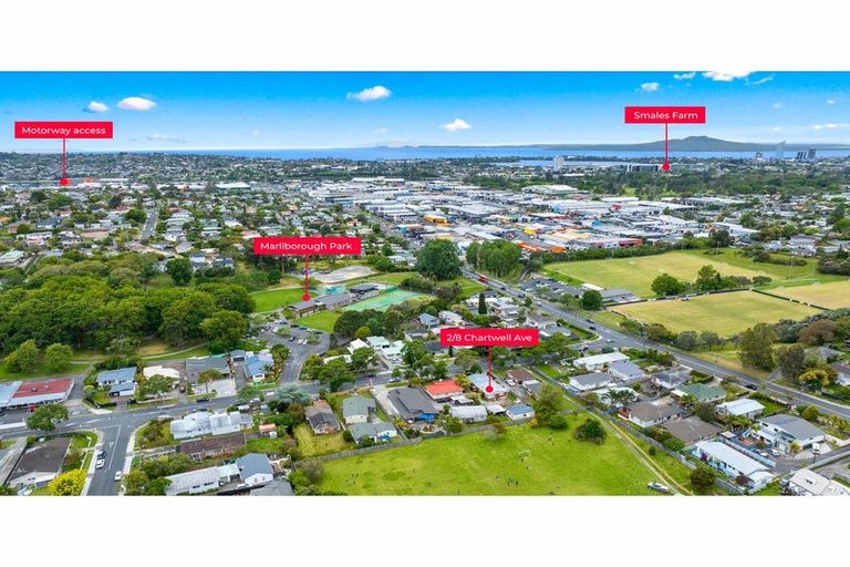 Photo of property in 2/8 Chartwell Avenue, Glenfield, Auckland, 0629