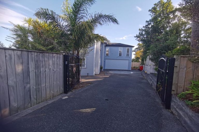Photo of property in 1004a East Coast Road, Northcross, Auckland, 0630