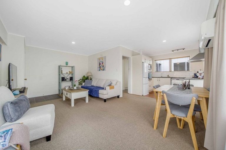 Photo of property in 3/18 Nelson Street, Papakura, 2110