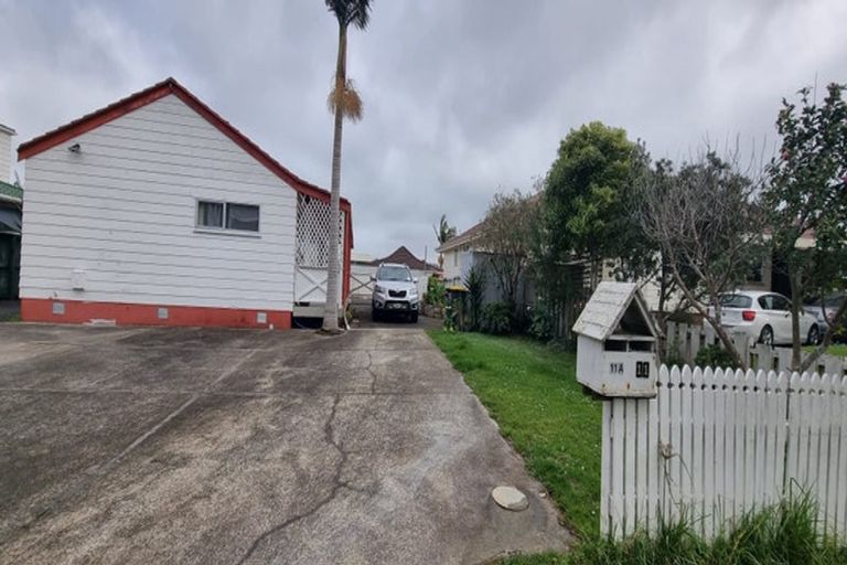 Photo of property in 11 Tyndrum Place, Highland Park, Auckland, 2010