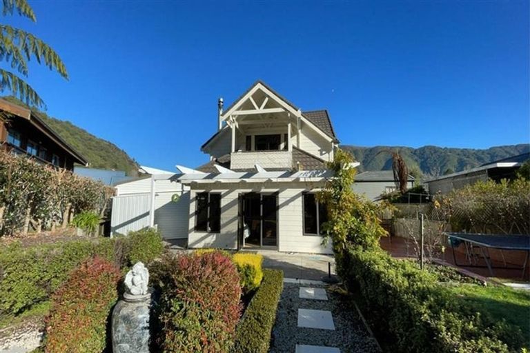Photo of property in 5 Heather Place, Picton, 7220