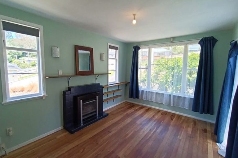 Photo of property in 16 Logie Street, Stokes Valley, Lower Hutt, 5019