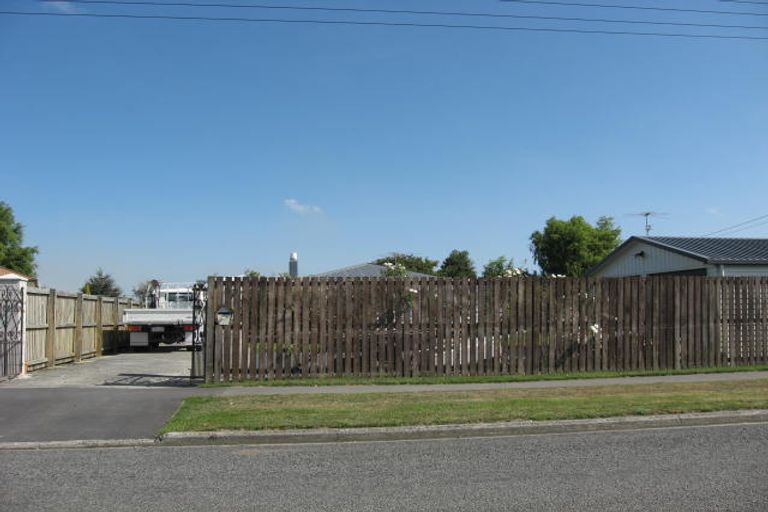 Photo of property in 35 Leeston And Lake Road, Leeston, 7632
