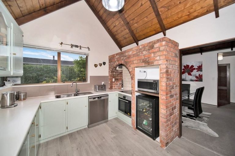 Photo of property in 288e Mangorei Road, Merrilands, New Plymouth, 4312