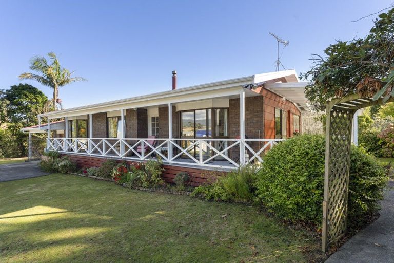 Photo of property in 63 Convent Road, Otaki, 5512