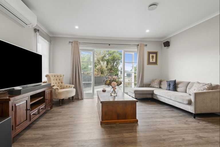 Photo of property in 11 Moray Place, Highbury, Palmerston North, 4412