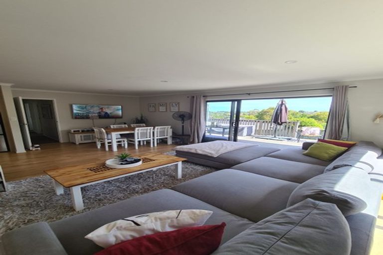 Photo of property in 8a Diosma Place, Botany Downs, Auckland, 2010