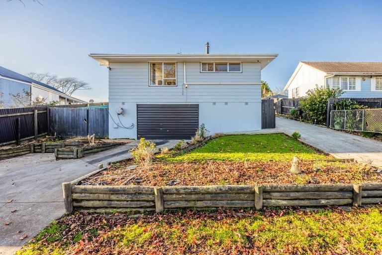 Photo of property in 35 Moncrieff Avenue, Clendon Park, Auckland, 2103