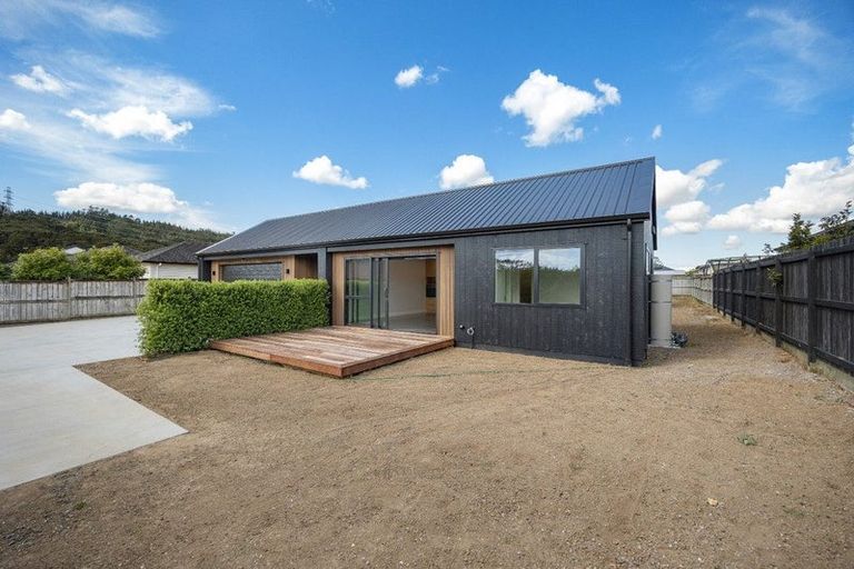 Photo of property in 23 Robert Might Road, Kumeu, 0810