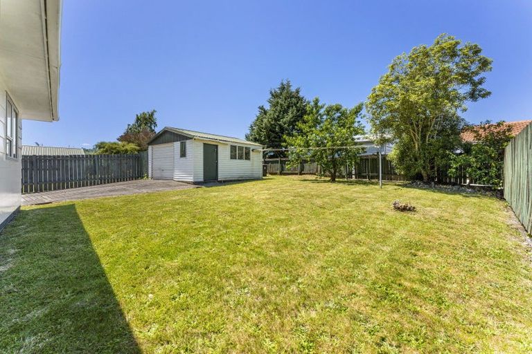 Photo of property in 24 Hartford Crescent, Totara Park, Upper Hutt, 5018