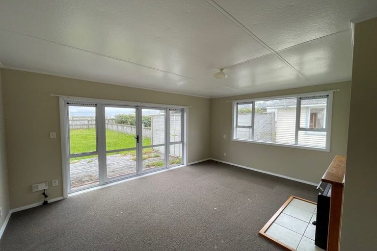 Photo of property in 30 Roberts Avenue, Bayswater, Auckland, 0622