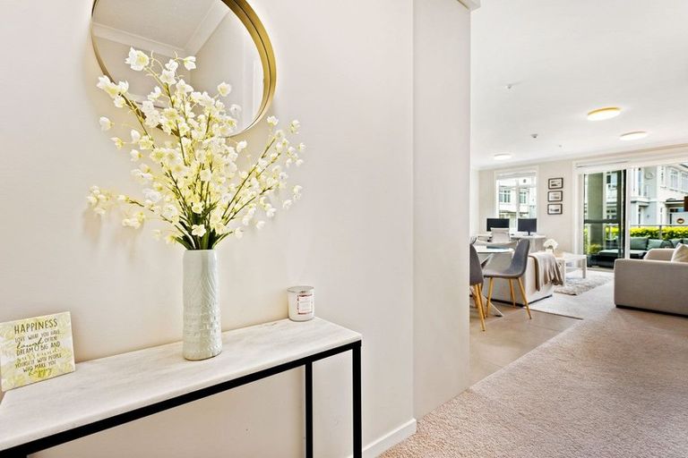 Photo of property in 36 Rewa Rewa Lane, Orewa, 0931