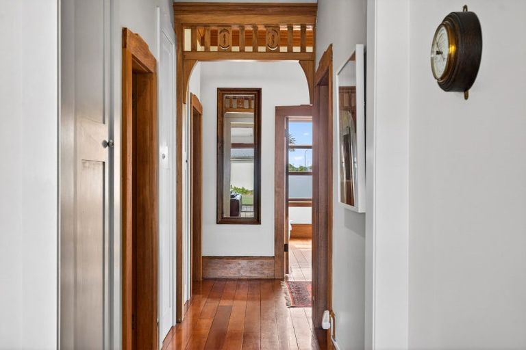 Photo of property in 76 Vigor Brown Street, Napier South, Napier, 4110