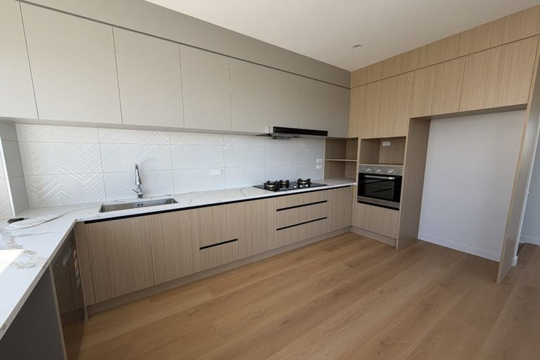 Photo of property in 18 Mataitai Road, Hobsonville, 0618