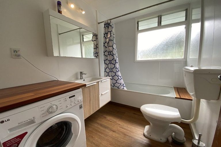 Photo of property in 45a Randwick Road, Northland, Wellington, 6012