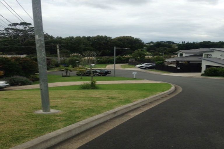 Photo of property in 1/2 Merwood Lane, Devonport, Auckland, 0624