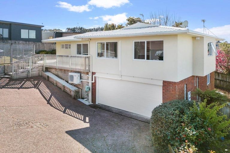 Photo of property in 2/57 Centorian Drive, Windsor Park, Auckland, 0632