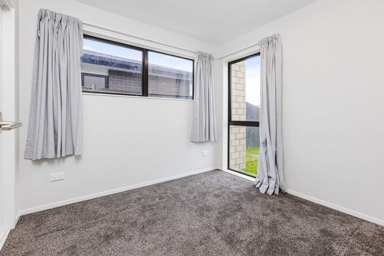 Photo of property in 19 Farmland Road, Papakura, 2110