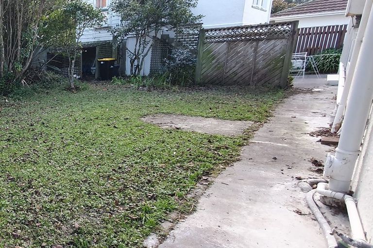 Photo of property in 21 Parkvale Road, Karori, Wellington, 6012