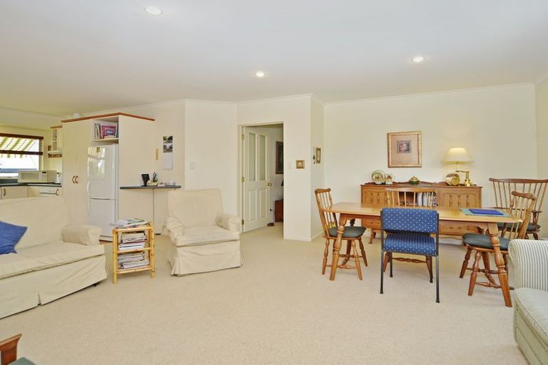 Photo of property in 9 Woodgate Court, Fitzherbert, Palmerston North, 4410