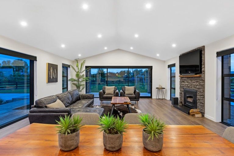 Photo of property in 77 Aranui Road, Kairanga, Palmerston North, 4475