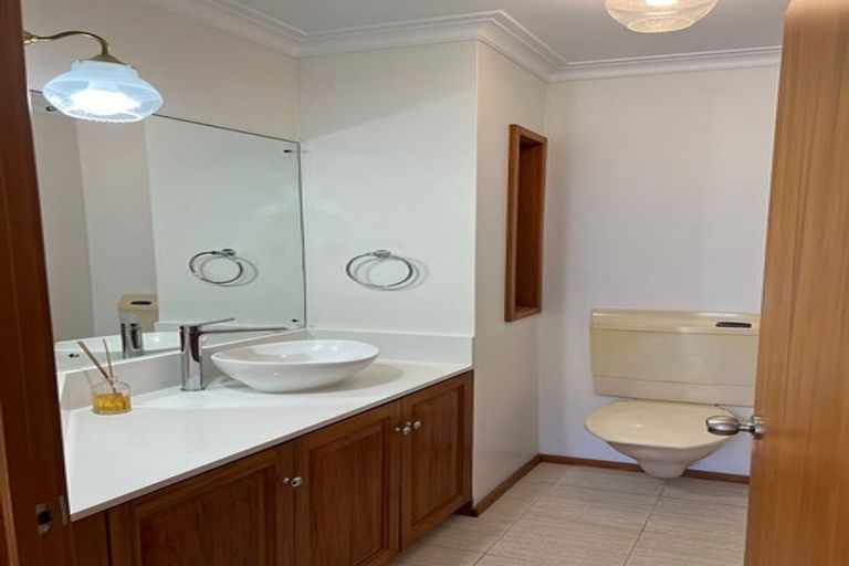 Photo of property in 9 Poaka Place, Beach Haven, Auckland, 0626