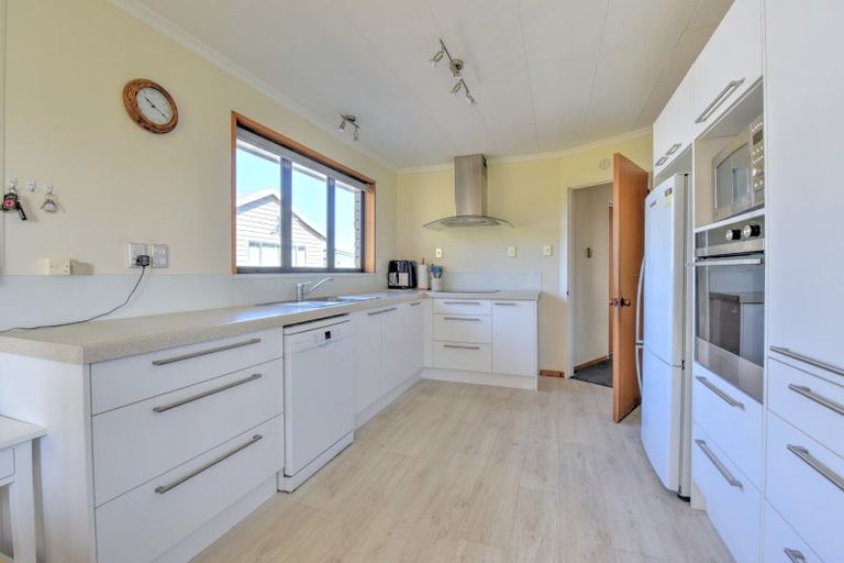 Photo of property in 86 Seaward Road, Edendale, 9825