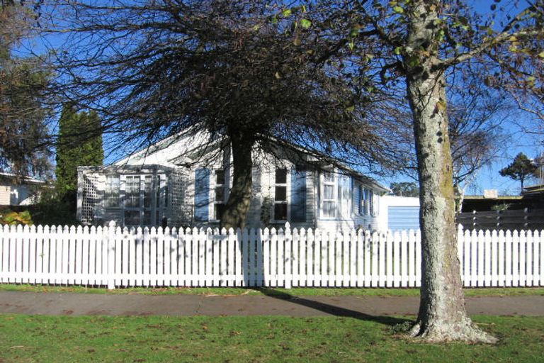 Photo of property in 30 Catlins Crescent, Milson, Palmerston North, 4414