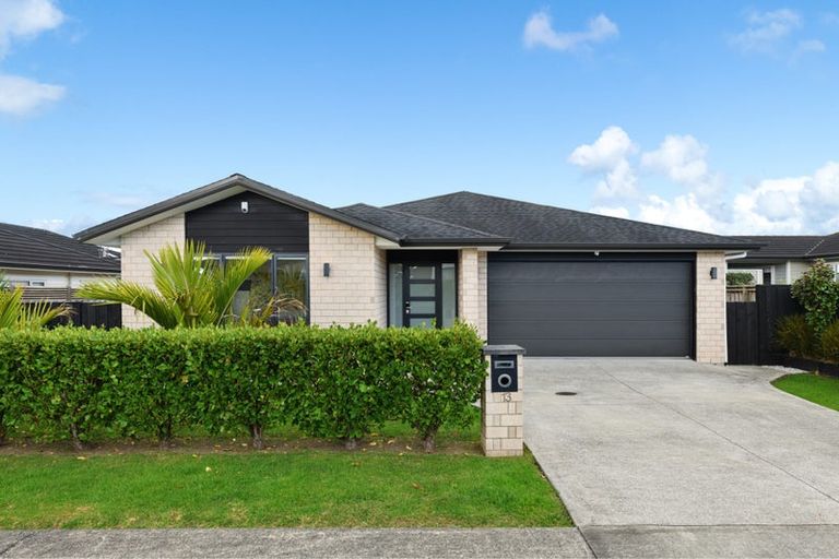 Photo of property in 13 Turpin Road, Riverhead, 0820